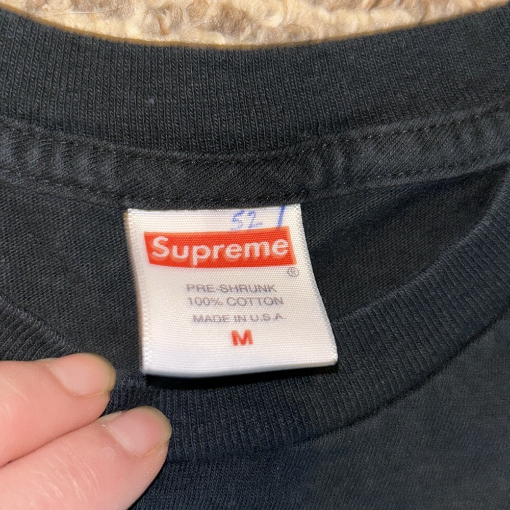 Supreme tee - Picture 3 of 5